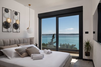 Luxury Villa Photo #48
