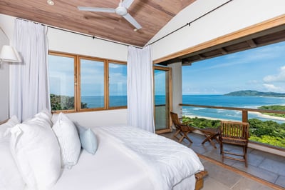 Luxury Villa Photo #18