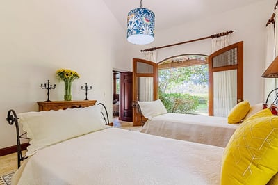 Luxury Villa Photo #16