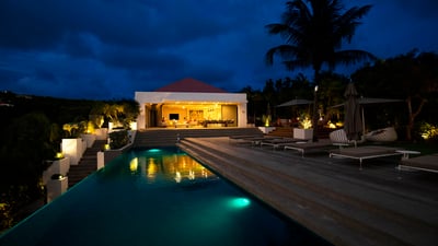Luxury Villa Photo #6