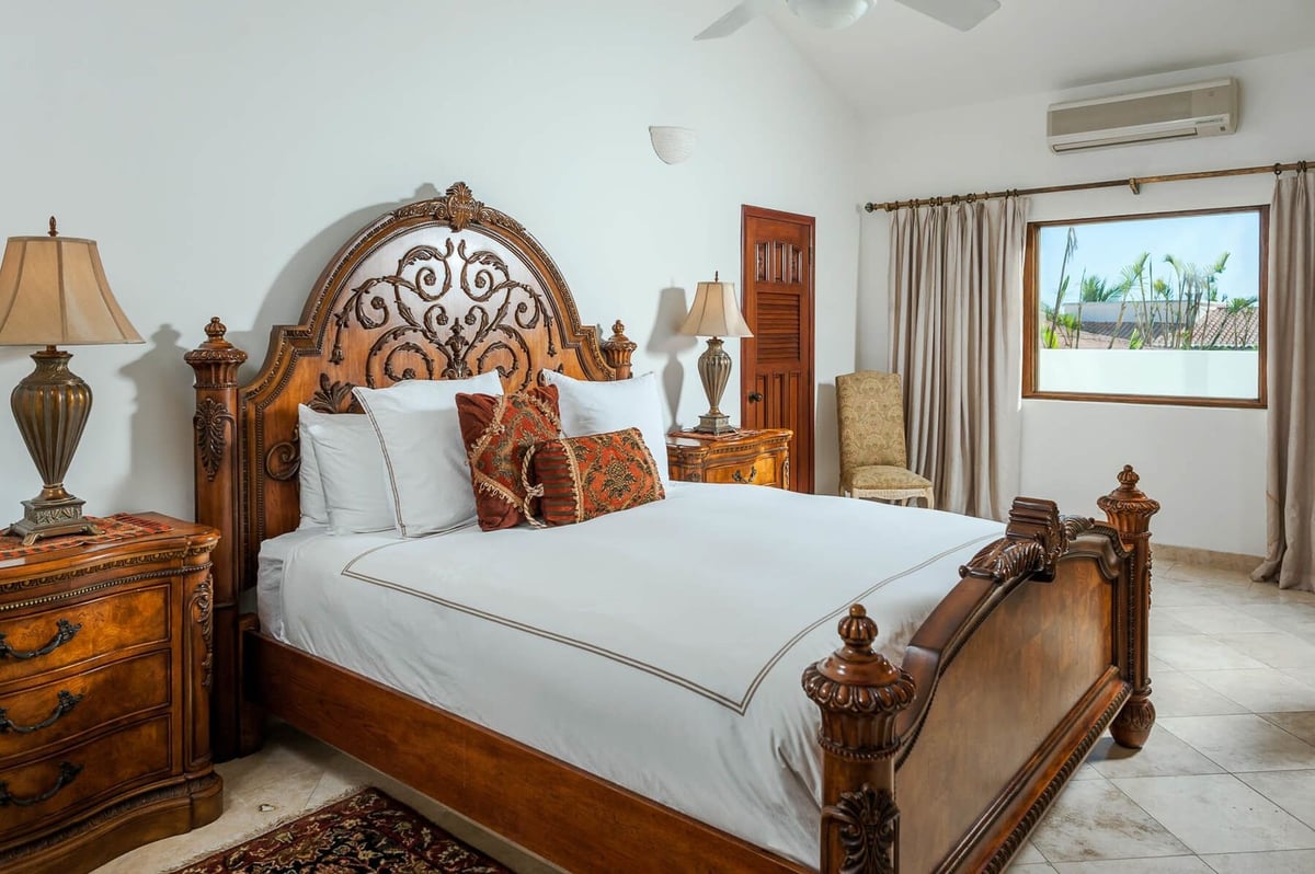 4 out of the 5 bright & open bedrooms at Casa Paraiso come with luxurious King size beds - Image 21