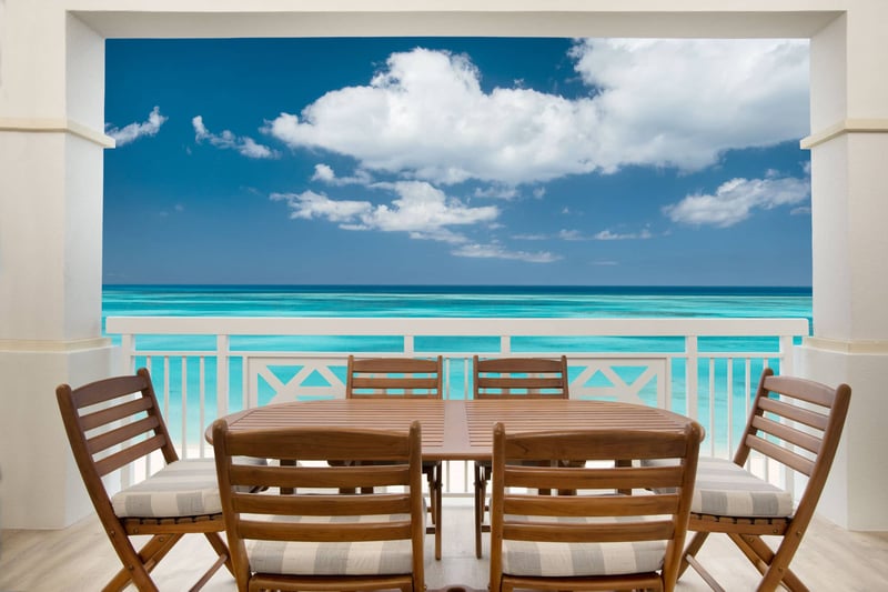 Deluxe 2 BDM Oceanfront Suite at Alexandra Resort