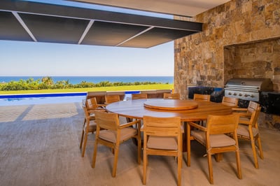 Luxury Villa Photo #12