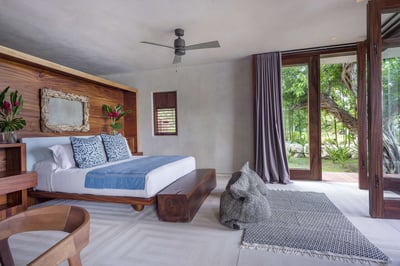 Luxury Villa Photo #26