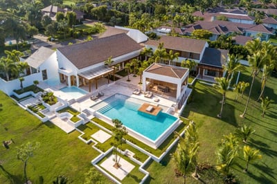 Luxury Villa Photo #2