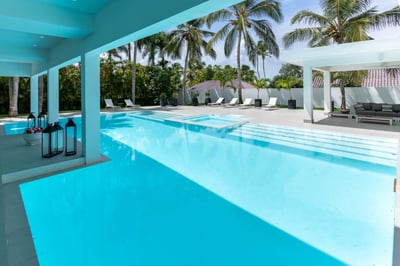 Luxury Villa Photo #7