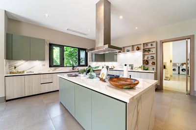 Luxury Villa Photo #23