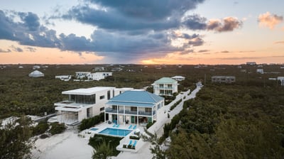 Luxury Villa Photo #48