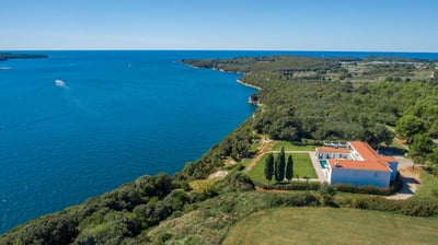 Luxury Villa Photo #4