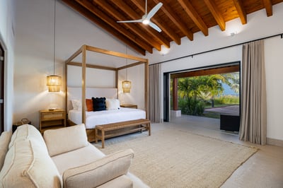 Luxury Villa Photo #49