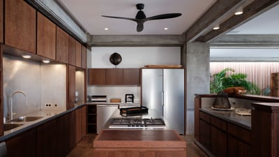 Kitchen & Dining Area