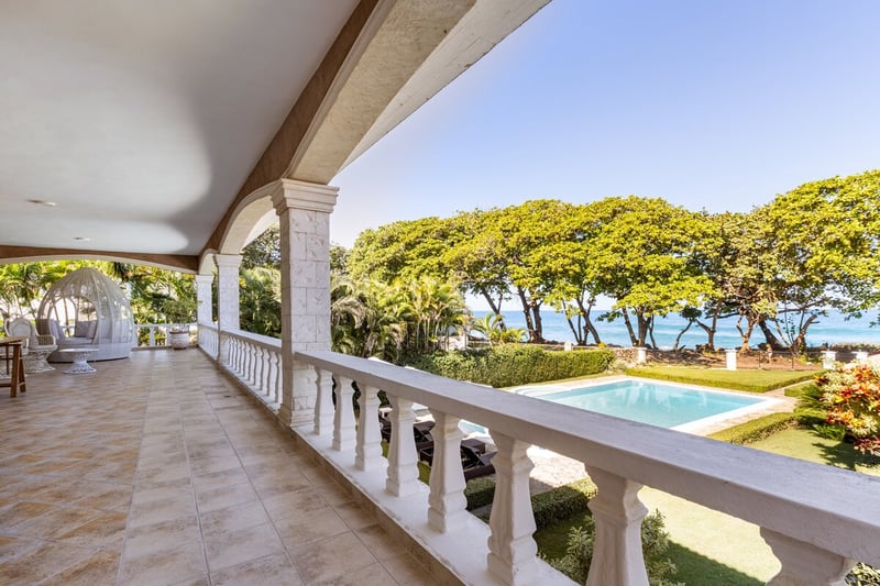 Colonial Beach Villa