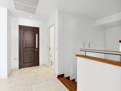Luxury Villa Photo #12