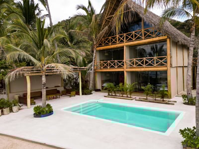 Luxury Villa Photo #3