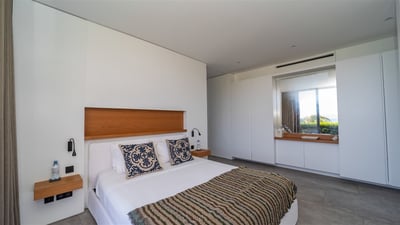 Luxury Villa Photo #30