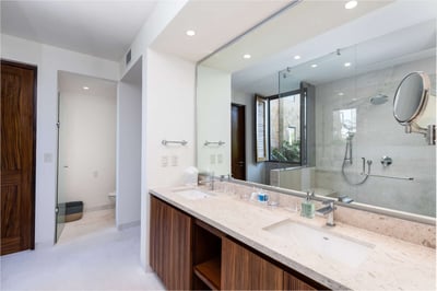 Luxury Villa Photo #25