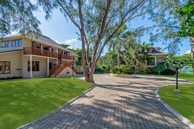 Luxury Villa Photo #16