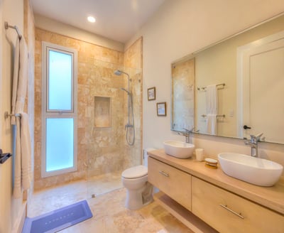 Luxury Villa Photo #32