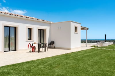 Luxury Villa Photo #18