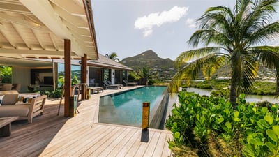 Luxury Villa Photo #17