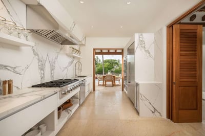 Luxury Villa Photo #17