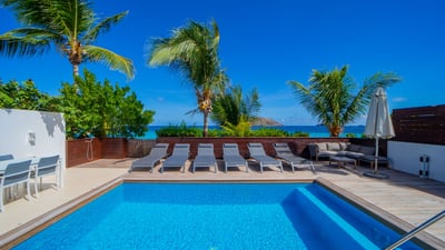 Luxury Villa Photo #4