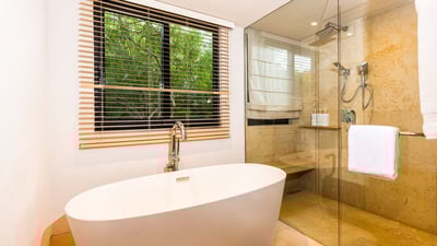 Luxury Villa Photo #26