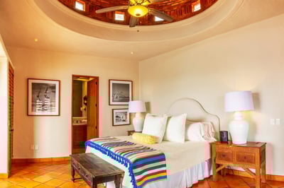 Luxury Villa Photo #26