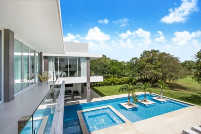 Luxury Villa Photo #8