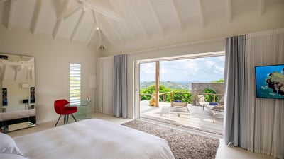 Bedroom 3: On an upped level, in a seperate bungalow. King size bed, air conditioning, HD-TV, A