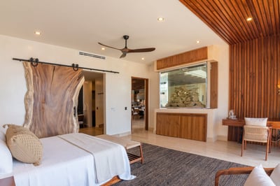 Luxury Villa Photo #65