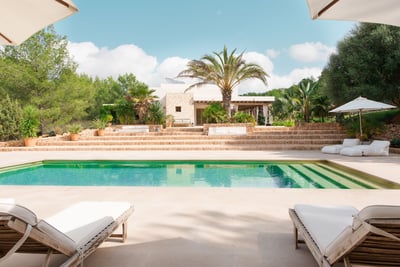 Luxury Villa Photo #2