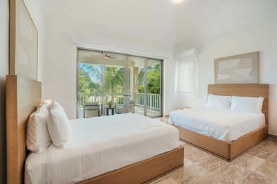 Luxury Villa Photo #34