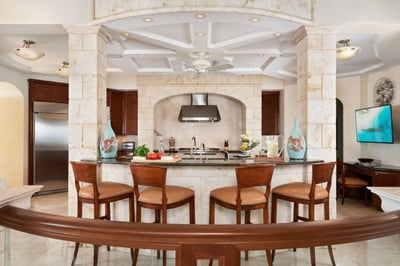 Luxury Villa Photo #13