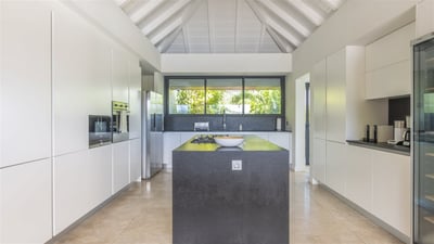 Luxury Villa Photo #30