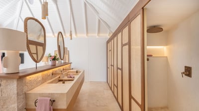Luxury Villa Photo #37