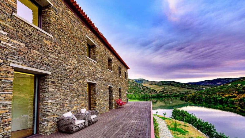 Douro Riverfront Villa