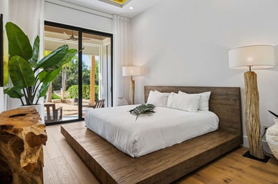 Luxury Villa Photo #46