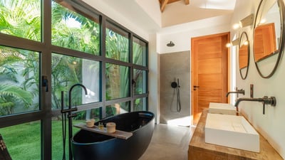 Luxury Villa Photo #43