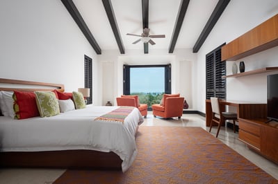 Luxury Villa Photo #11