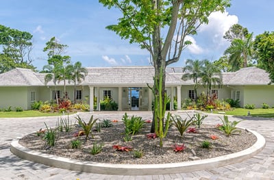 Luxury Villa Photo #11