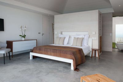 Luxury Villa Photo #25