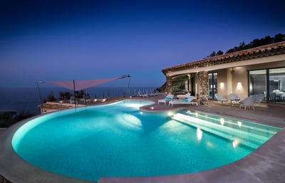 Luxury Villa Photo #4
