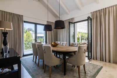 Luxury Villa Photo #11