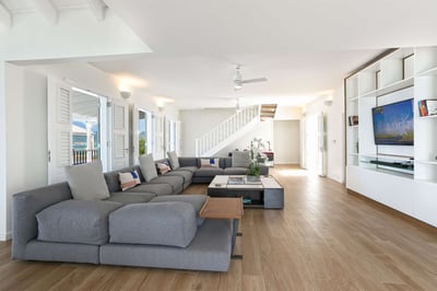 Luxury Villa Photo #12
