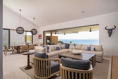 Luxury Villa Photo #12