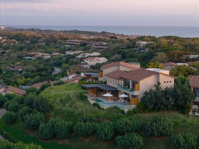 Luxury Villa Photo #36