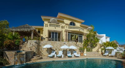 Luxury Villa Photo #4