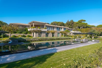 Luxury Villa Photo #5