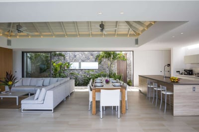 Luxury Villa Photo #16